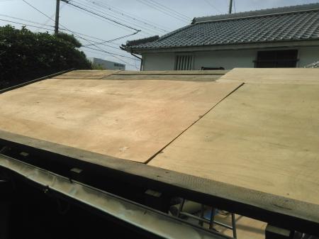 dc073002屋根瓦.jpg